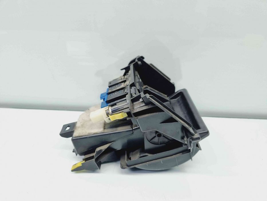 Scrumiera Toyota Corolla IX Sedan (ZRE1) [Fabr 2013-2019] OEM