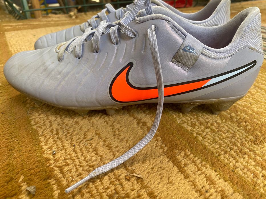 Ghete de fotbal (Tiempo Legend 10 Pro FG)