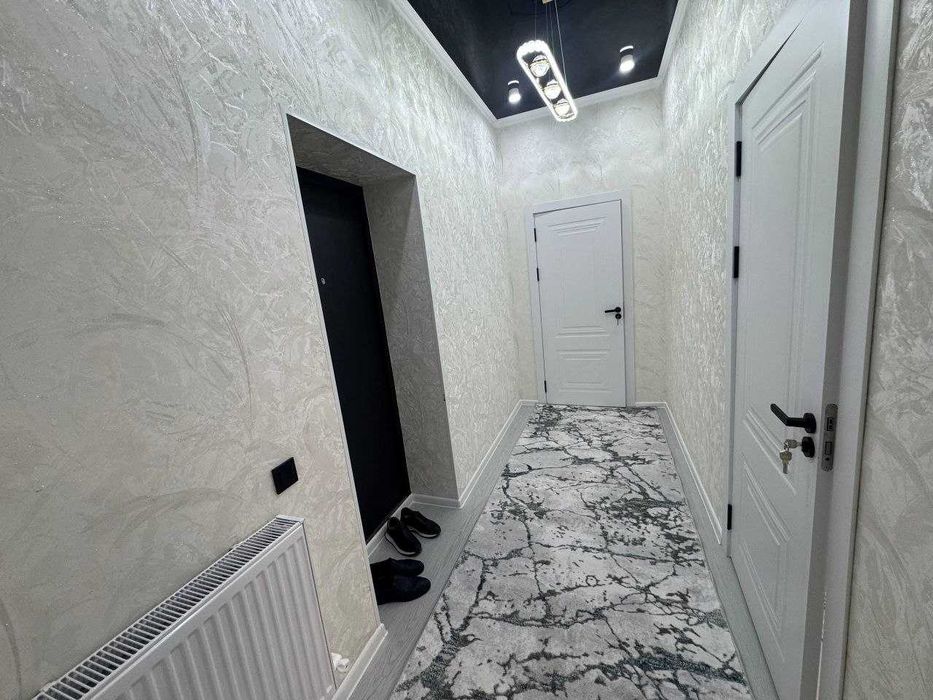 Продаётся 2х комн квартира на 2 этаже Ор-р  Ал Мактум