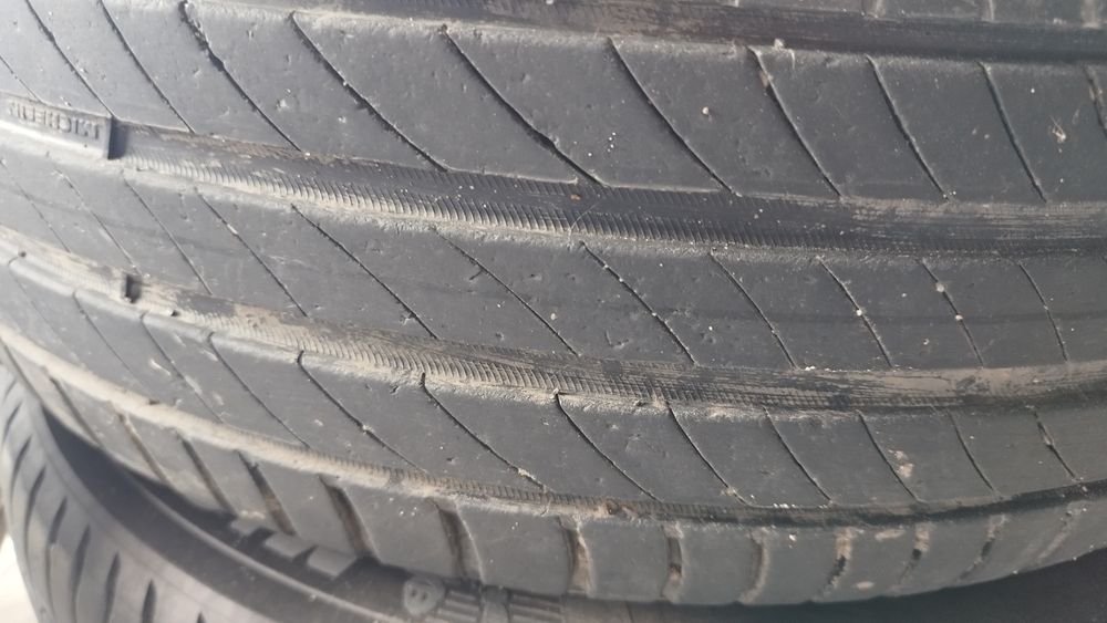 Продам шины с литыми дисками Тойота