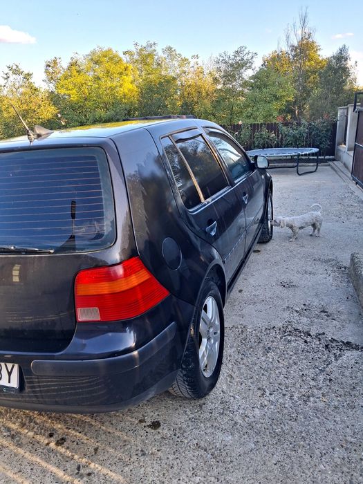Masina de vanzare golf 4 an 2002