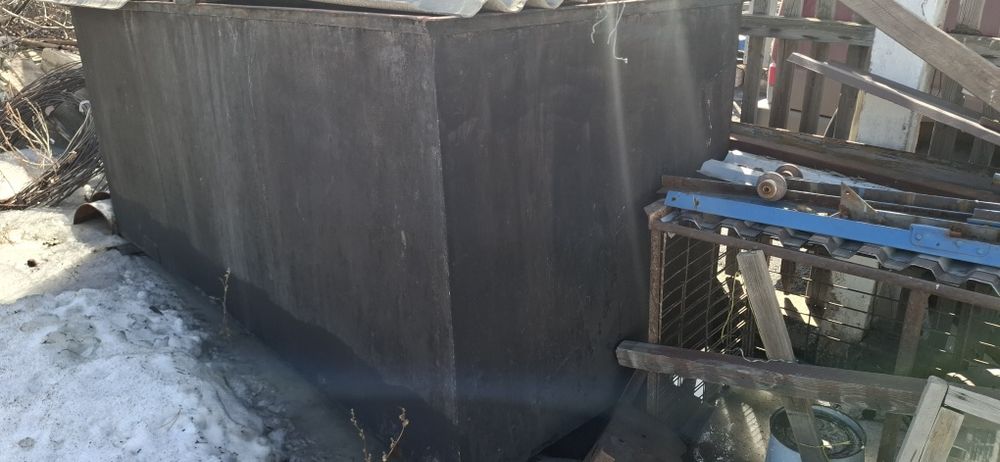 Продам бак для воды.