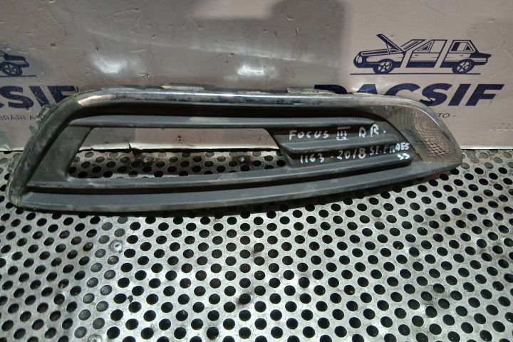 Grila proiector stanga F1EB-15A299-B F1EB-15A299-B Ford Focus 3 [face