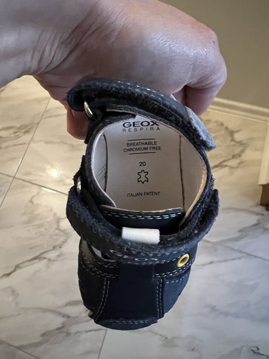 Бебешки сандали Geox