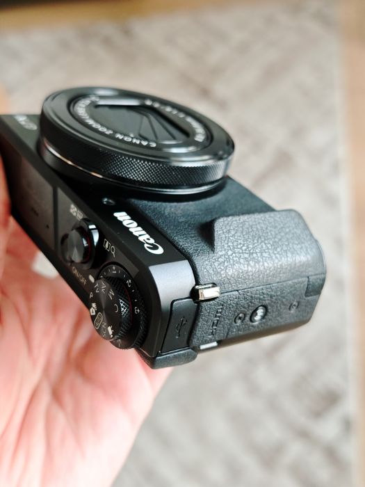 Canon G7X Mark II