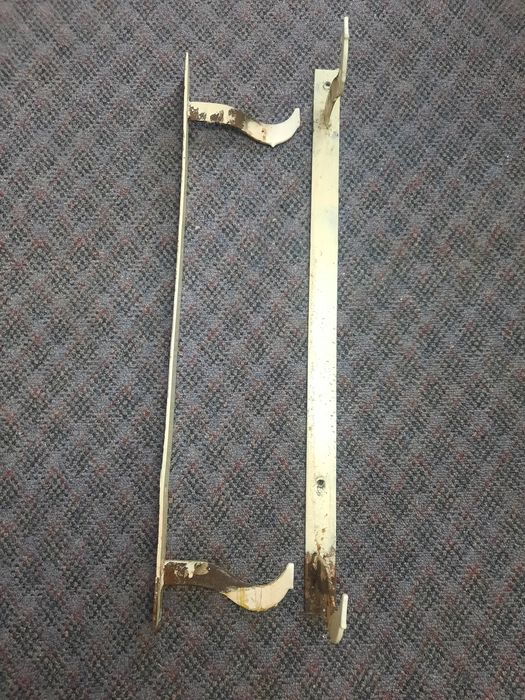 Продам крючки для чугунной батареии