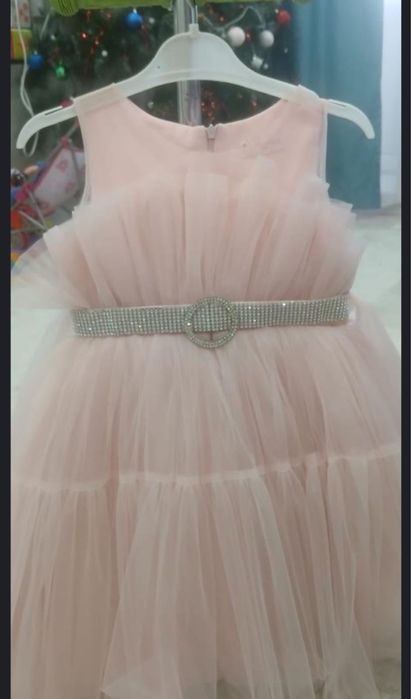 Нарядные платья для девочек по 5000, торг