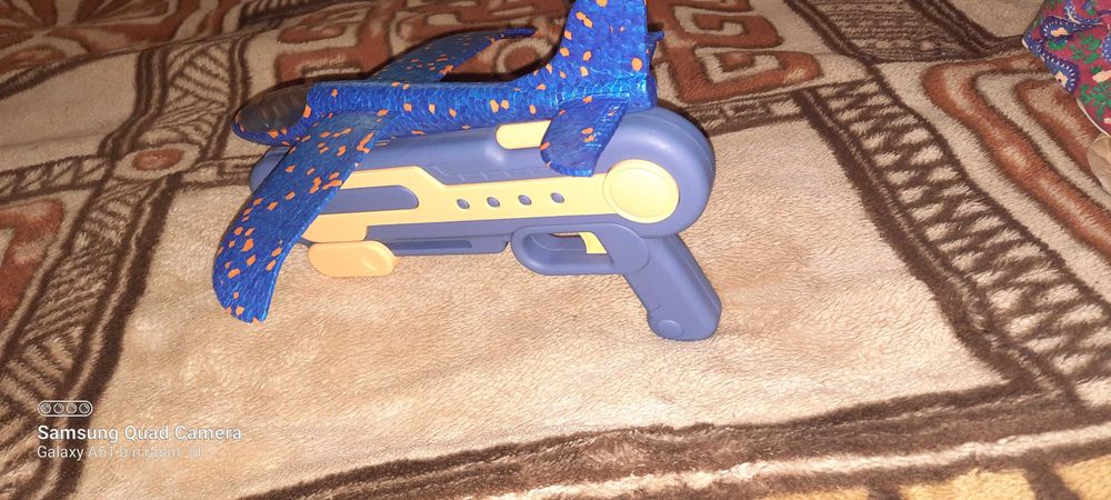 Òģil bolalar uchun samalyotli pistalet