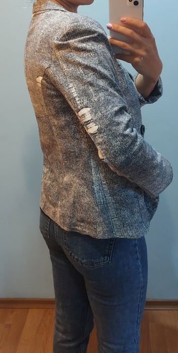 Дамско сако с интересен принт