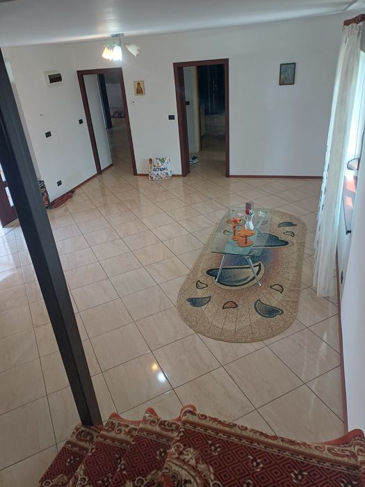 Casa si teren cu dotatari