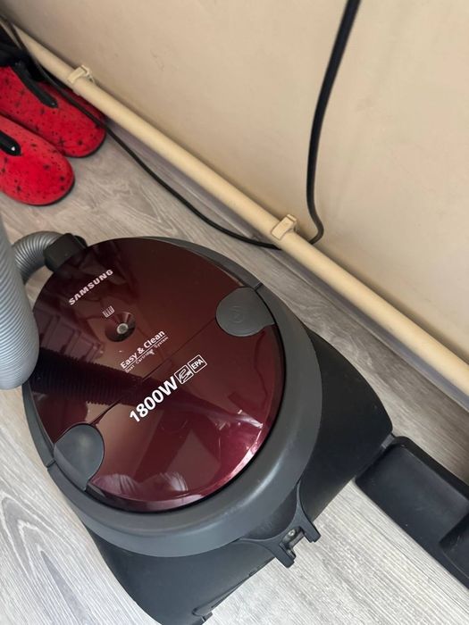 Пылесос от Samsung 1800W