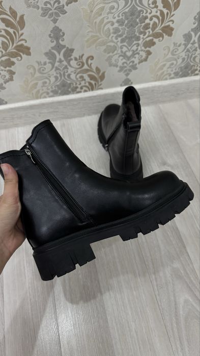 Продам срочно ботинки демисезон!