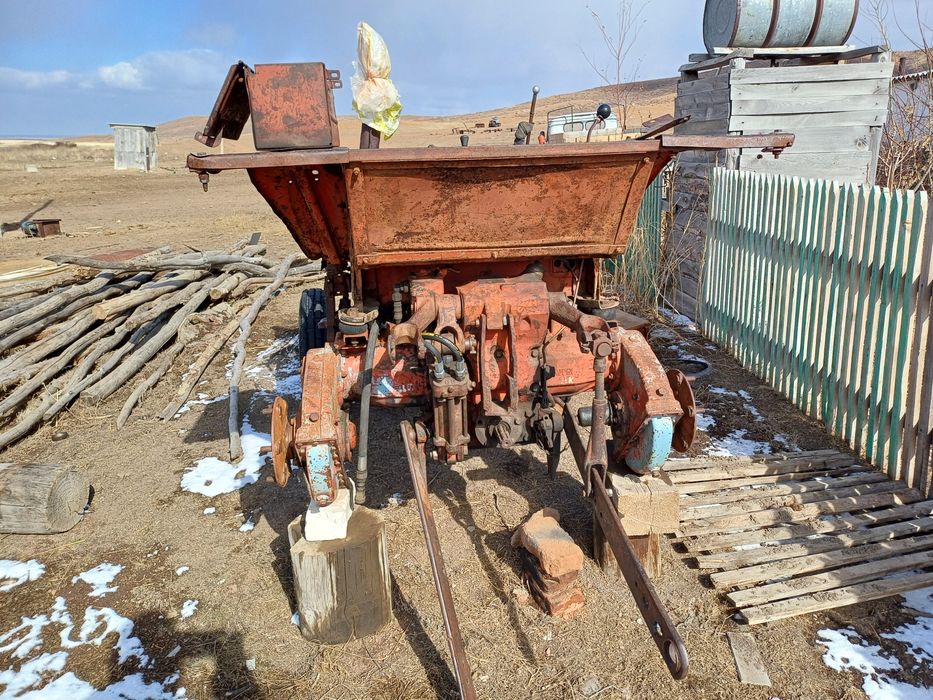 Продам трактор т 25.