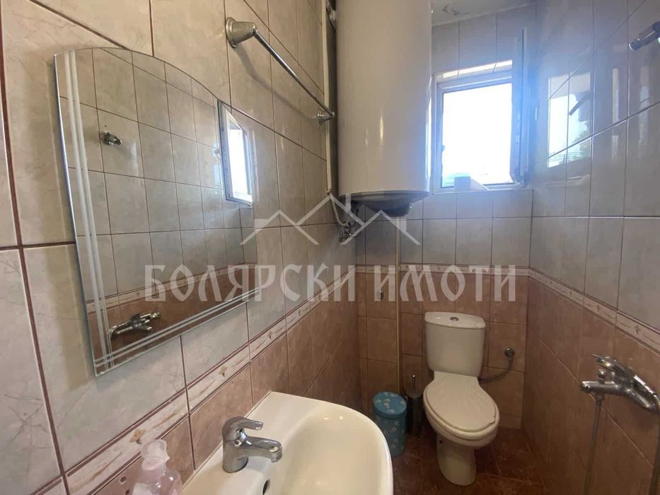 Дава се под наем Тристаен апартамент в Велико Търново, Център - 90 кв.м за 410 € - Снимка #7