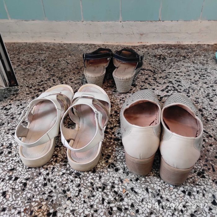 Дамски обувки и сандали по 2 евро отлични!