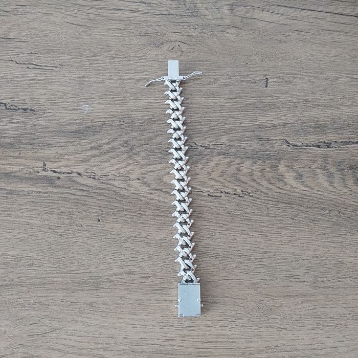 Lantisor bratara cu diamante