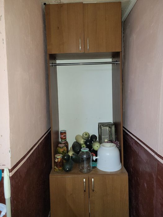 Продам шкаф в прихожую