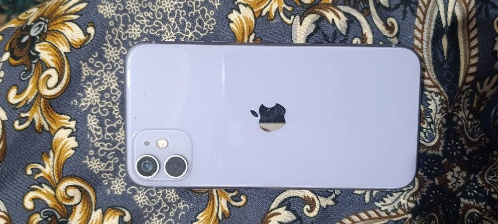 iPhone 11,  64gb