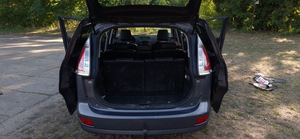 Vand mazda 5 în stare perfecta de funcționare