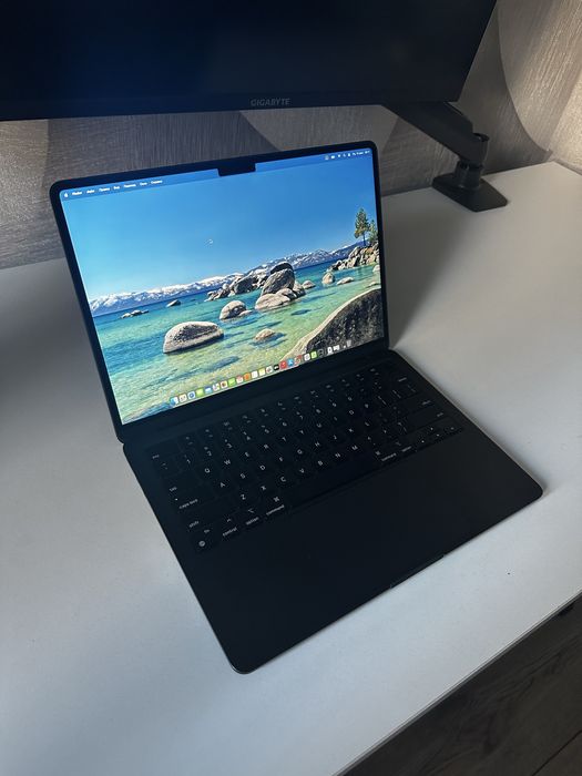 MacBook Air M2 2023