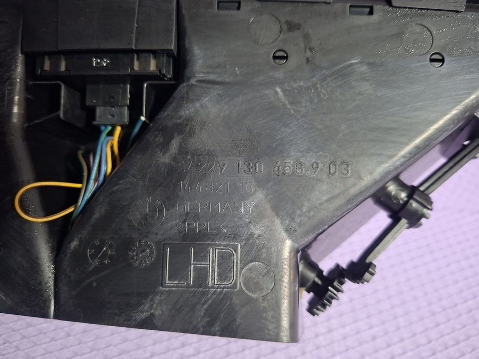 Grila ventilație bord centrala BMW E90 E91 E92 E93 Cod 9130458