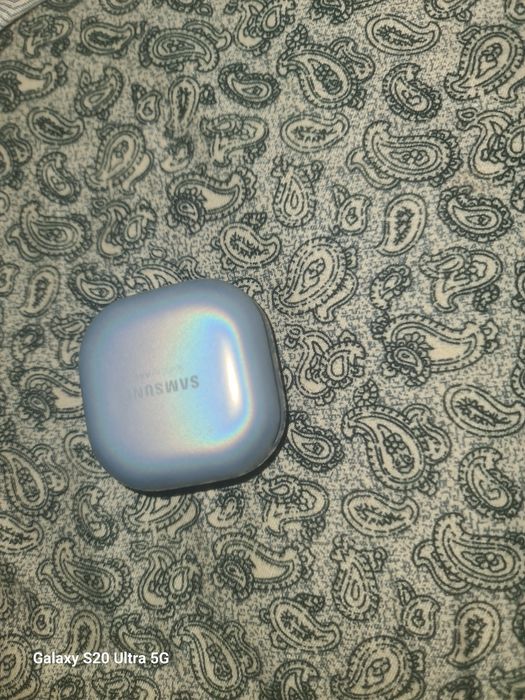 Продаю Buds pro наушники