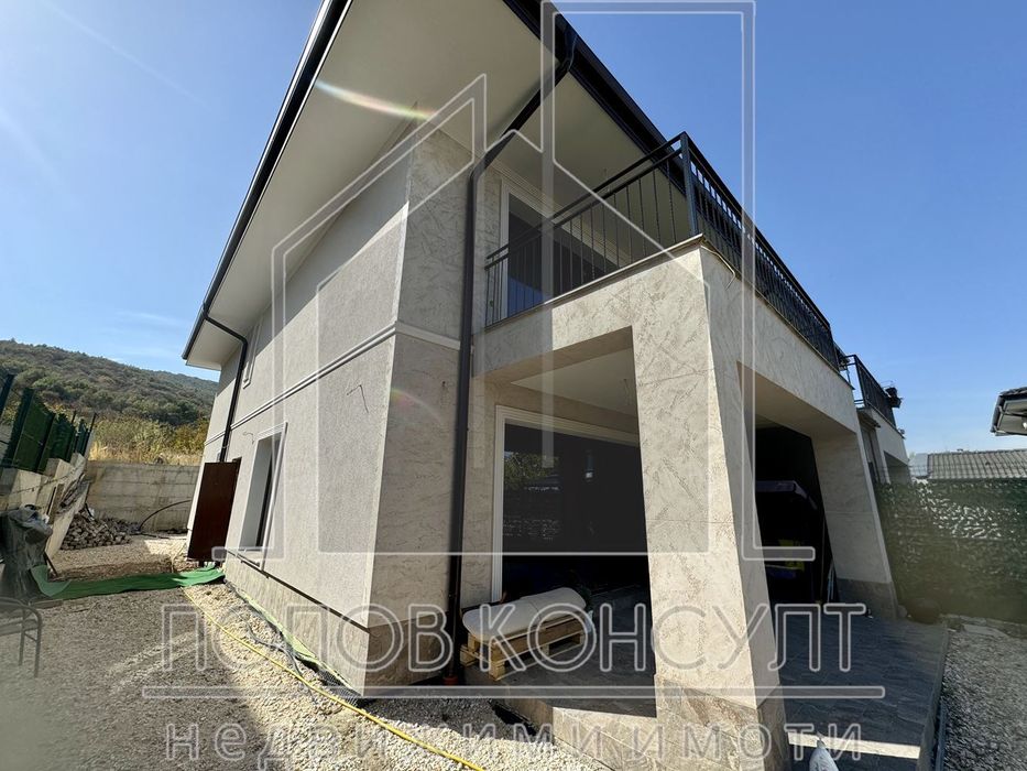 Продава се Къща в с. Марково, Област Пловдив - 192 кв.м за 1209 €/кв.м - Снимка #2