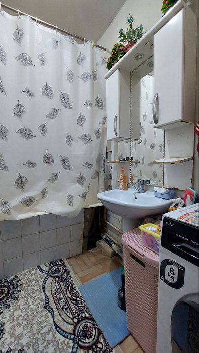 Продаётся 2х комнатная переделана в 3х на Карасу-1