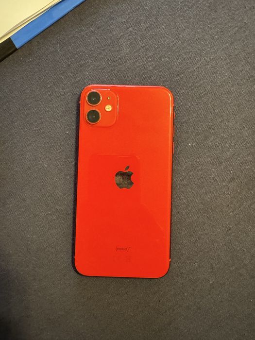 Vând iPhone 11 Red, 128 GB