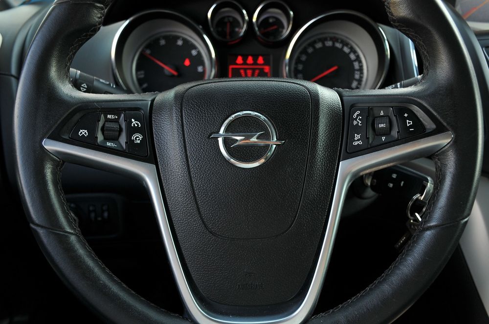 OPELZafira Tourer CDTI unic proprietar  0745315233