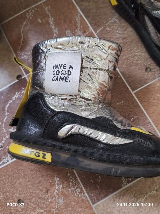 Прадаю детски сапоги женски