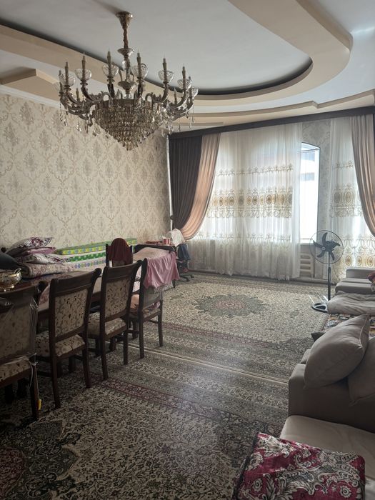 Uchastka sotiladi archa koʻcha oʻptimni orqasida