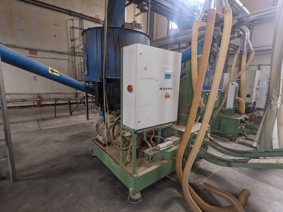 Presa de brichetat RUF RB440