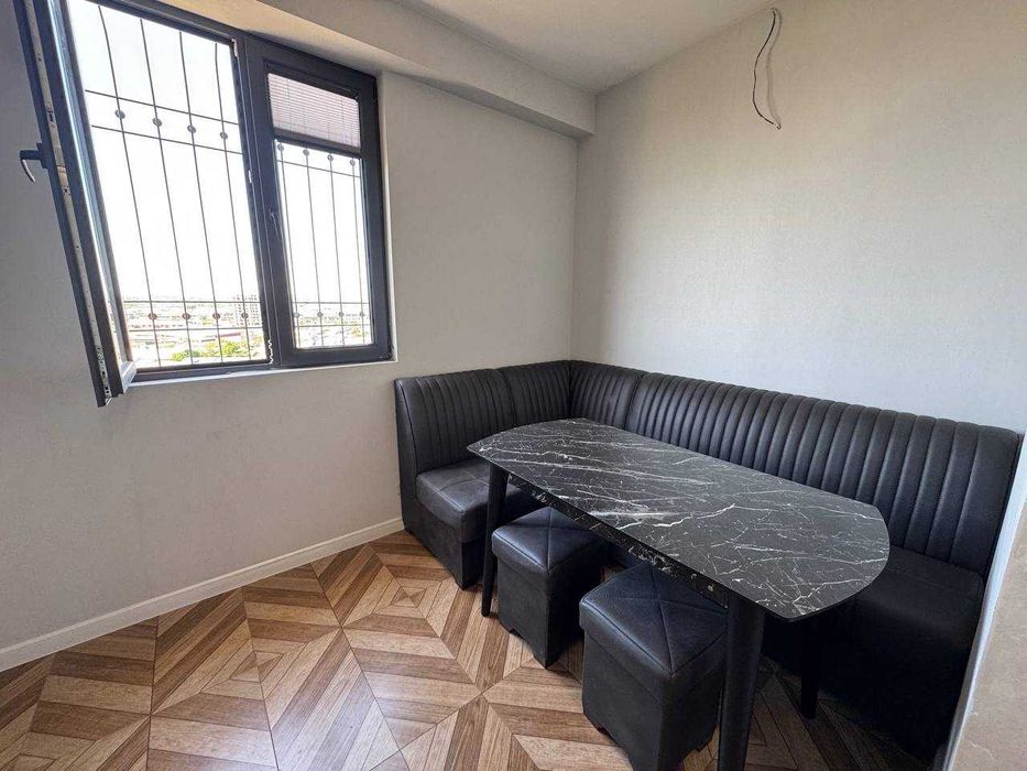 3xona+4xona qo'shilgan 79m2 kadastrda+12m2+35m2 bor Medgaradok