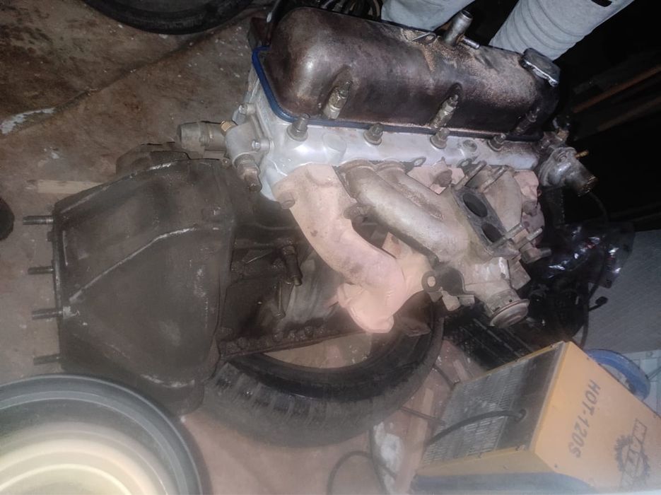 Мотор 402 на запчасти надо головку другую без навесного