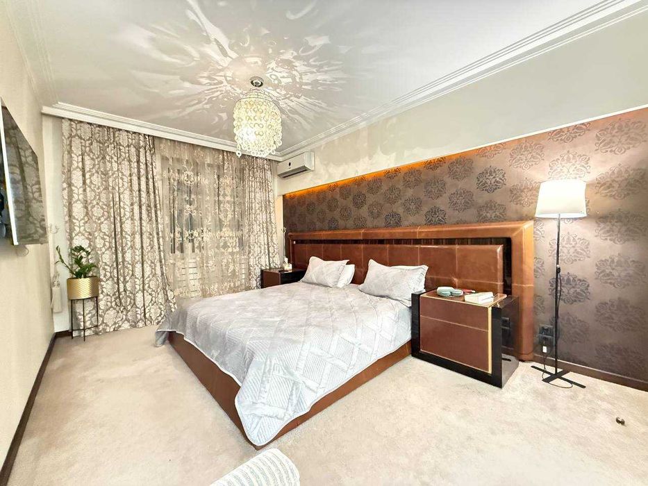 4-комнатная квартира 220 м², ЦУМ, кирпичный дом