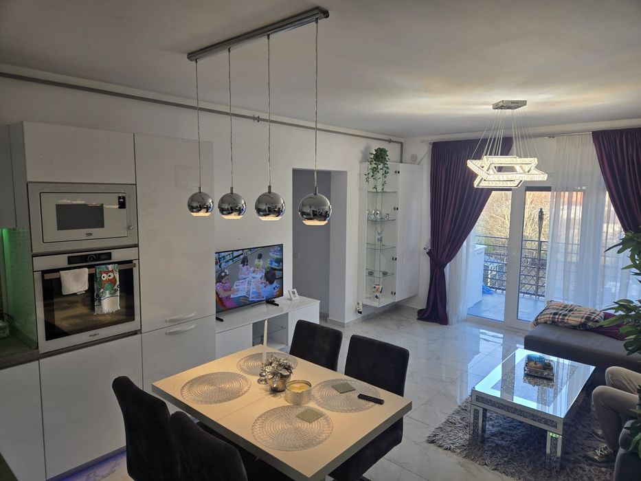 Inchiriez apartament cu 2 camere