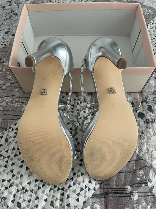 Sandale cu toc elegante