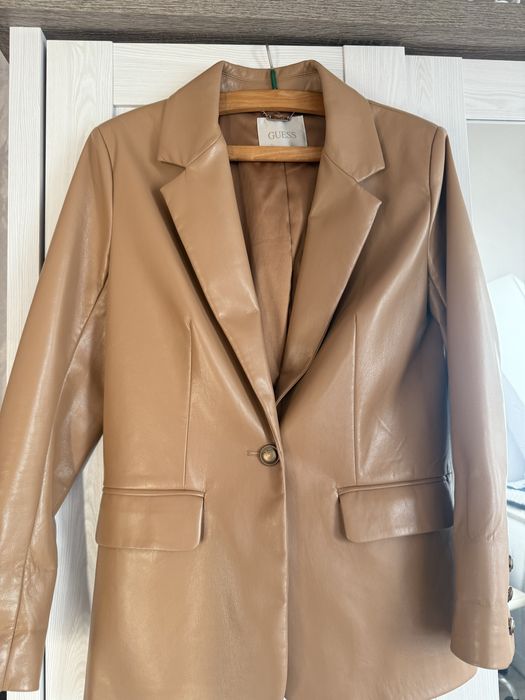 Дамски кожен блейзер GUESS –  кожен, цвят камел, размер XS