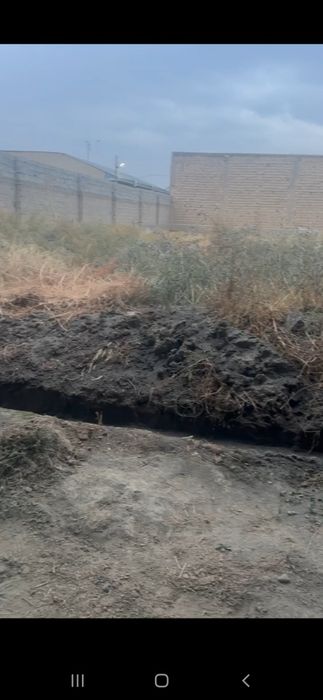 Породаетсч 6 соток земля по застройку сентр городе