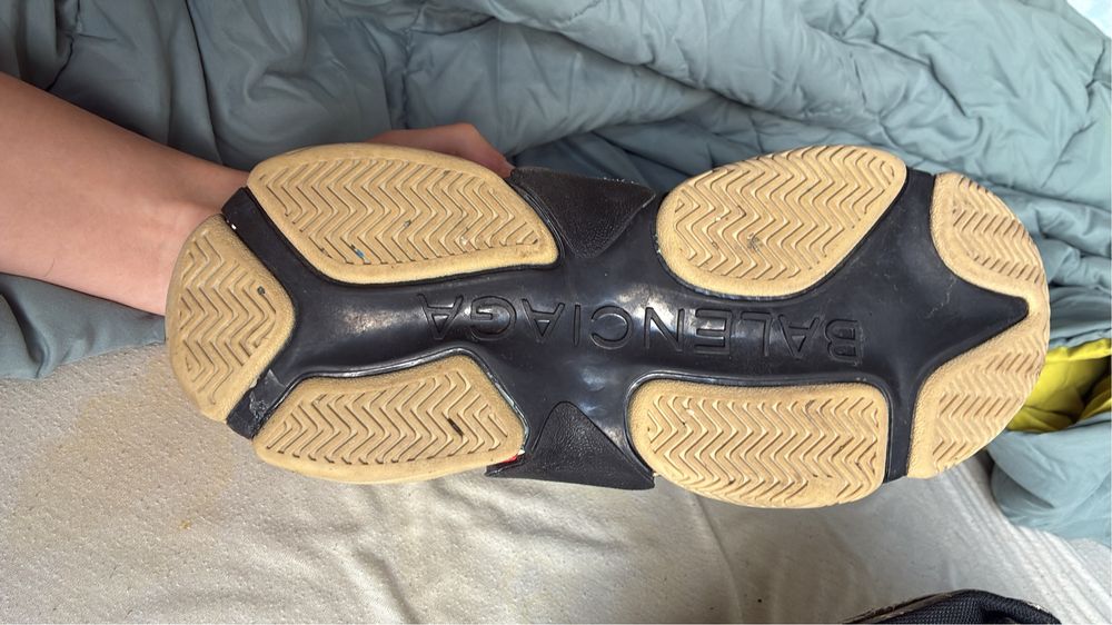 Adidasi balenciaga triple S marimea 43 nike dunk stare buna marimea 38.50 si 2 perechi de adidasi de fotbal sintetic 36/37