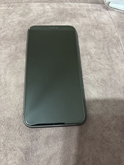 Продам телефон Iphone 11, на 64