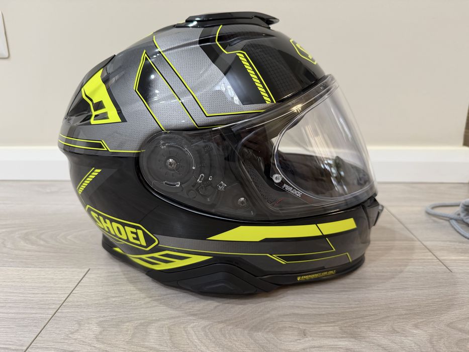Shoei GT-Air II Aperture TC-3 (finisaj lucios, în culorile negru, gri și galben-neon).