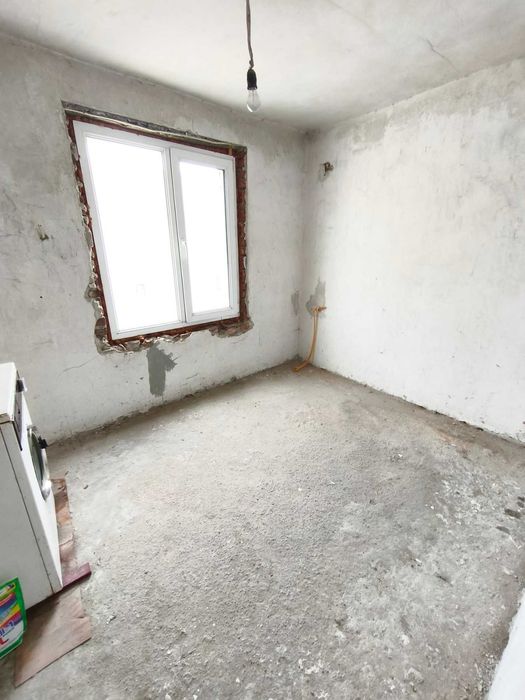 Продавам къща в гр. Перник кв. Клепало