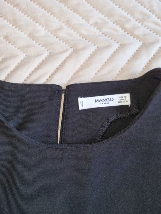 Черна рокля MANGO