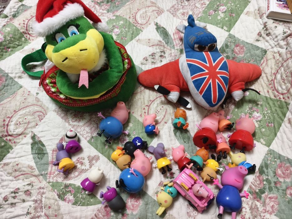 Отдам игрушки свинка Пеппа