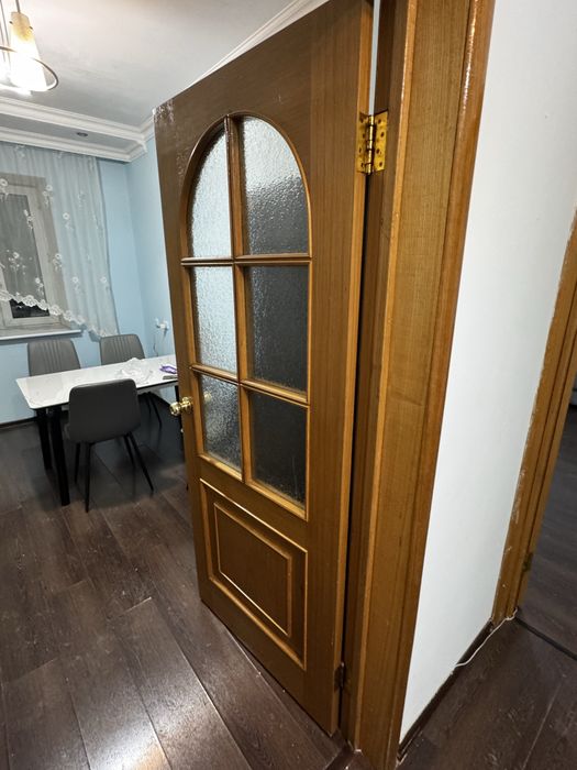 Продам двери чистое дерево.