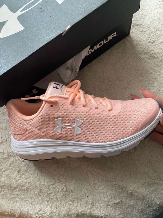 Спортни маратонки under armour