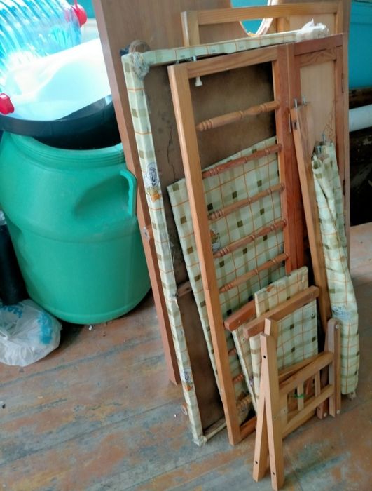 Продам манежку и коляску дешего