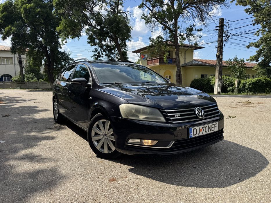 VOLKSWAGEN Passat